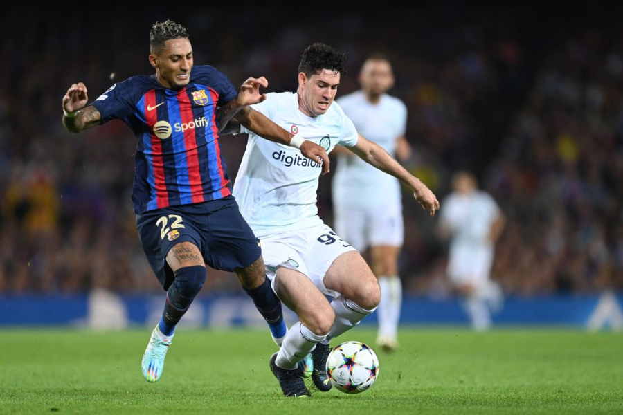 Em jogo frenético, Inter e Barça empatam na semi da Champions